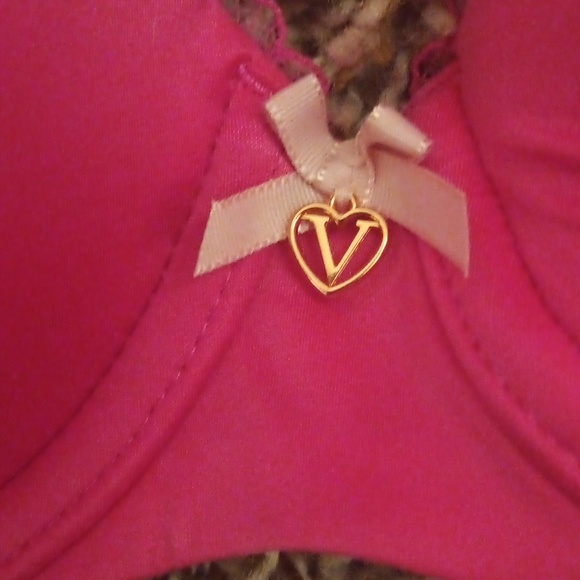 Pink bra - Picture 2 of 3